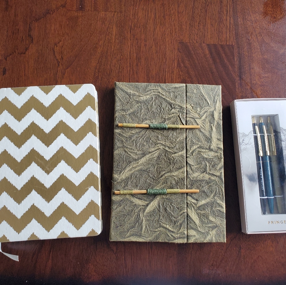🔥Notebooks and Pens bundle🔥